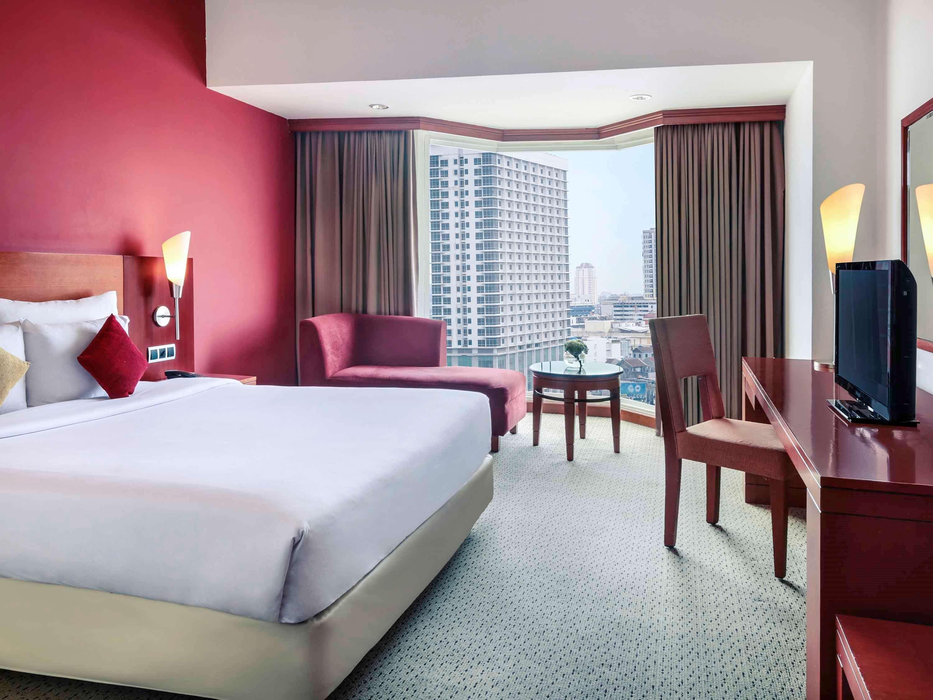 Mercure Jakarta Kota Exterior foto
