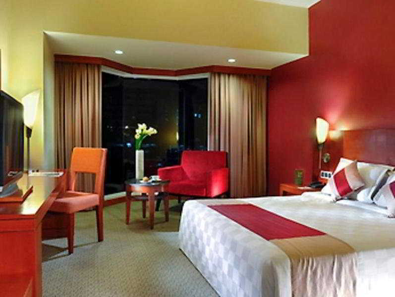 Mercure Jakarta Kota Exterior foto
