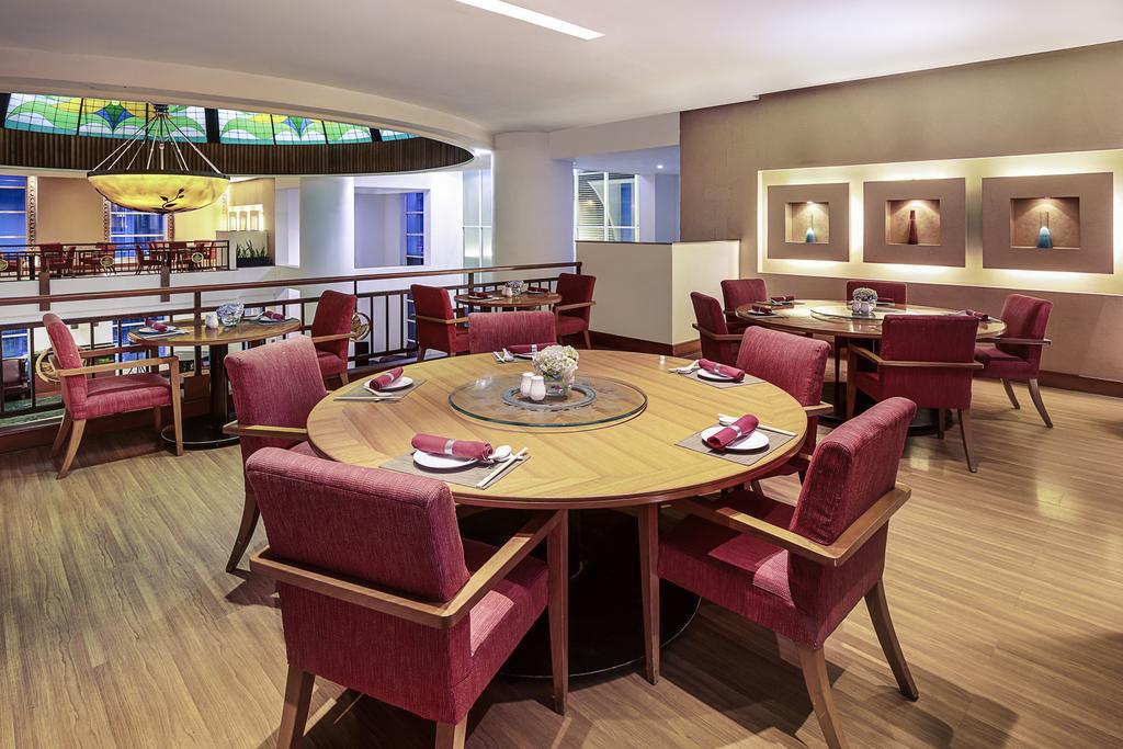 Mercure Jakarta Kota Exterior foto