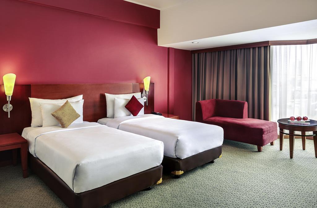 Mercure Jakarta Kota Exterior foto