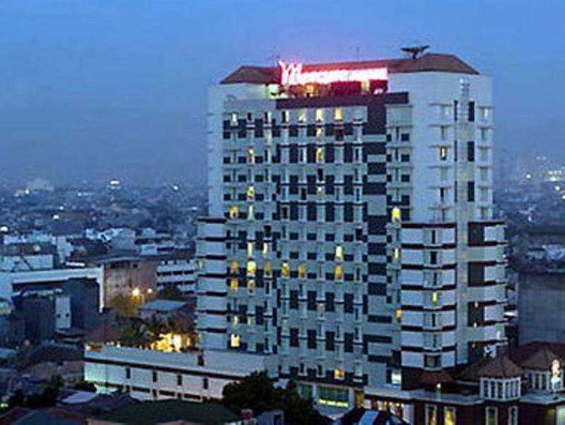 Mercure Jakarta Kota Exterior foto