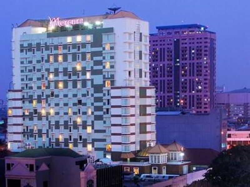 Mercure Jakarta Kota Exterior foto