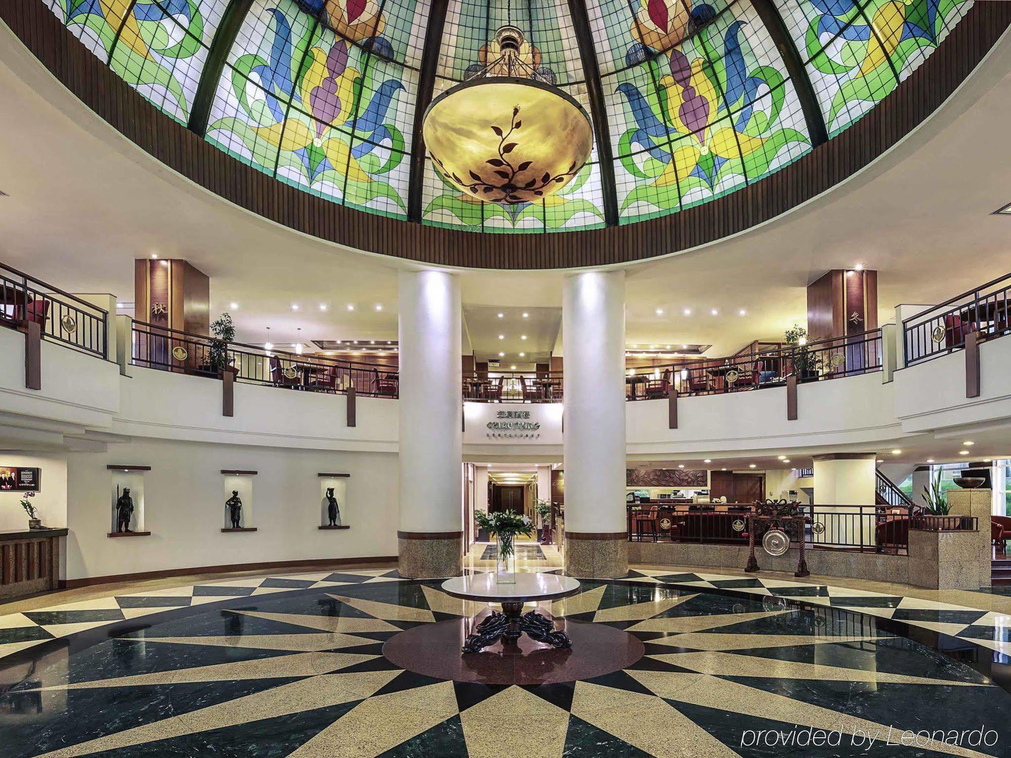 Mercure Jakarta Kota Exterior foto