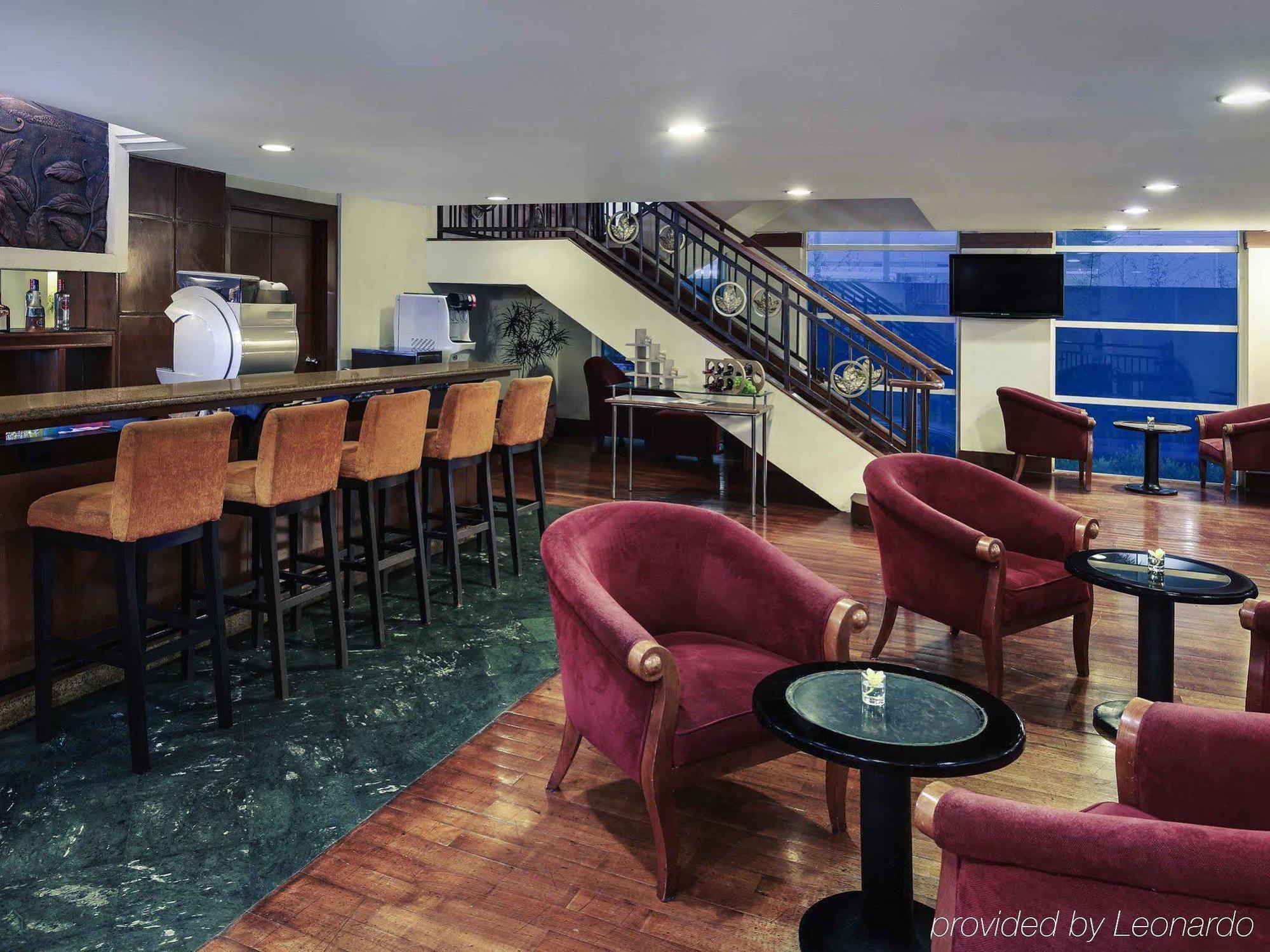 Mercure Jakarta Kota Exterior foto