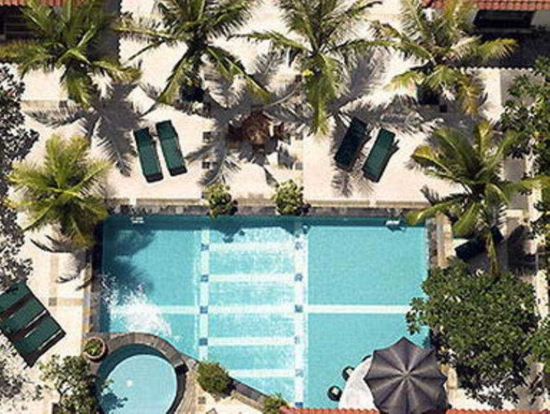 Mercure Jakarta Kota Exterior foto