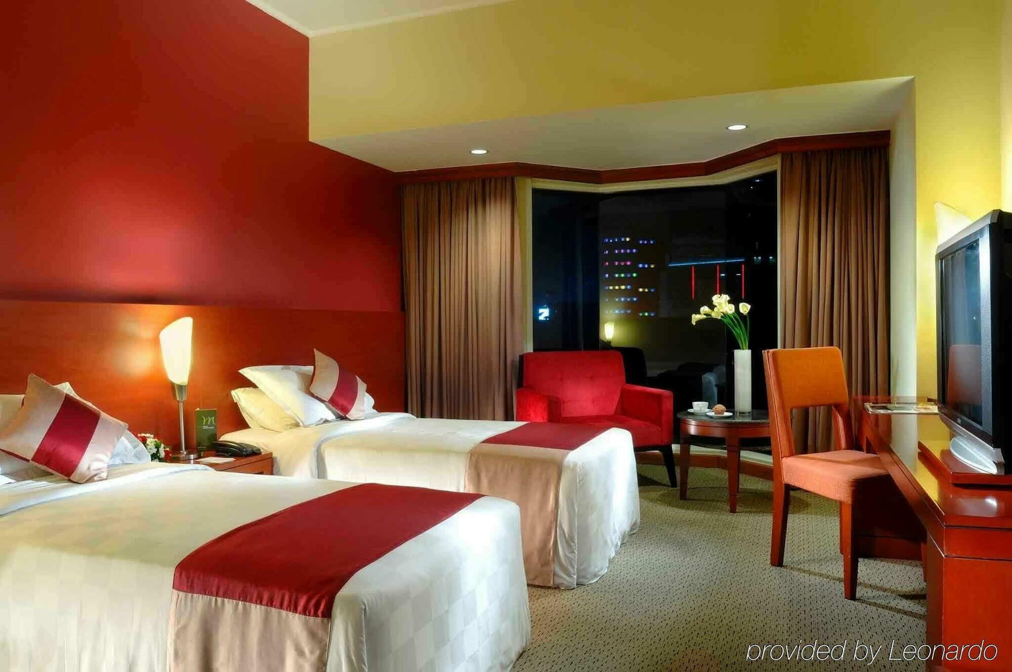 Mercure Jakarta Kota Exterior foto