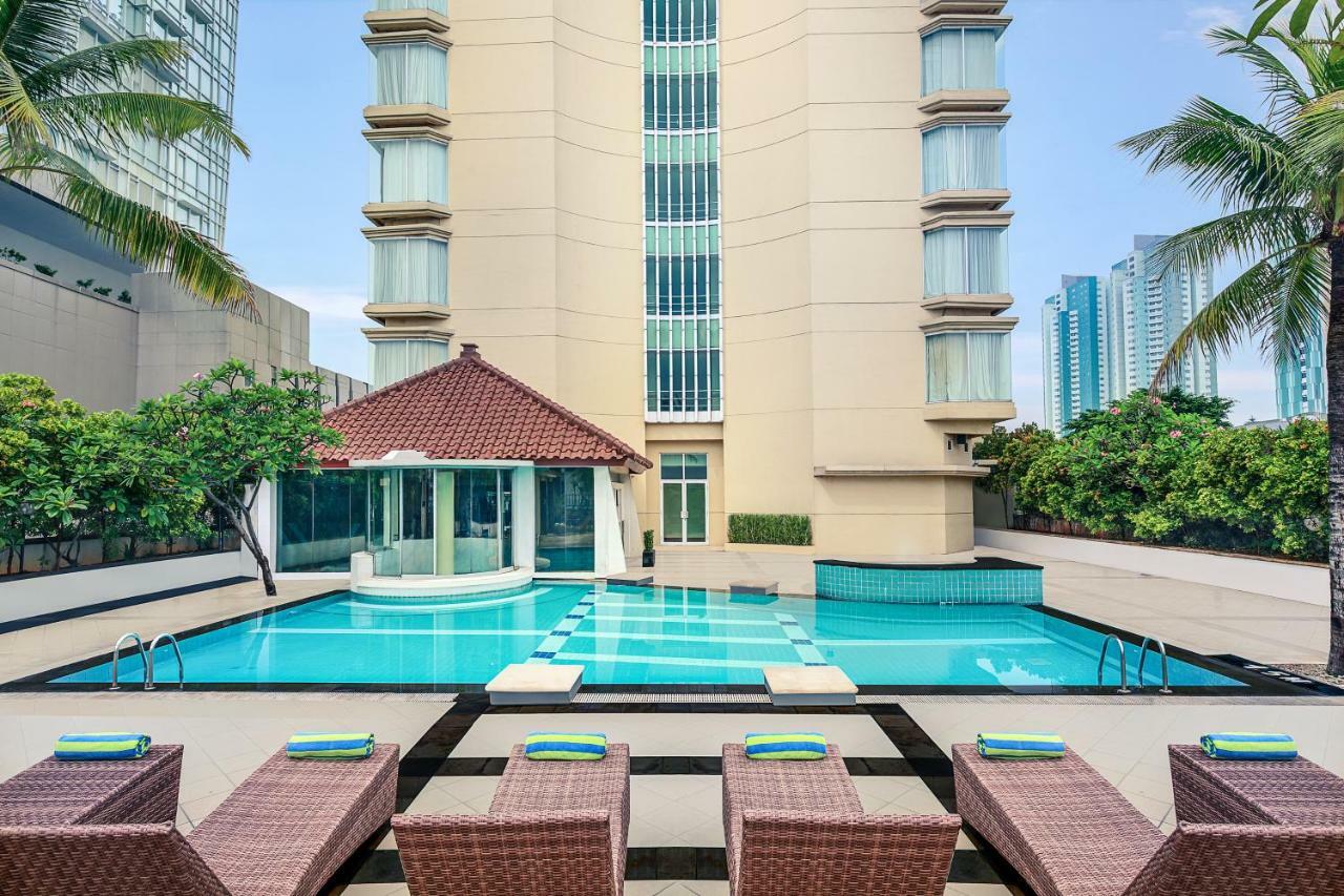 Mercure Jakarta Kota Exterior foto